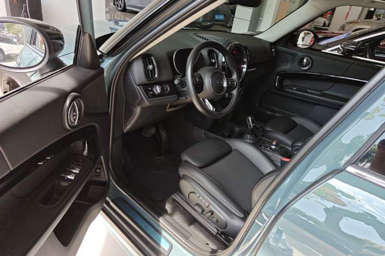 Used MINI Countryman 2021 1.5T COOPER ALL4 Connoisseur Driver Seat