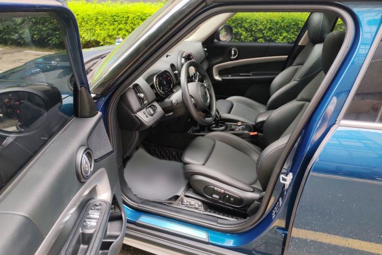 Used MINI Countryman 2021 1.5T COOPER ALL4 Laguna Blue Limited Edition Driver Seat
