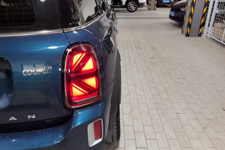 Used MINI Countryman 2021 1.5T COOPER ALL4 Laguna Blue Limited Edition Exterior 3