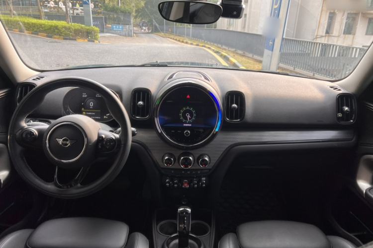 Used MINI Countryman 2021 1.5T COOPER ALL4 Laguna Blue Limited Edition Interior 1