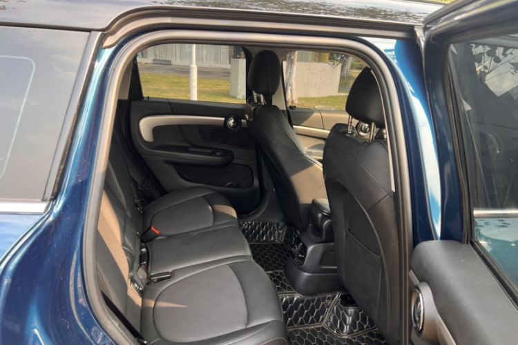 Used MINI Countryman 2021 1.5T COOPER ALL4 Laguna Blue Limited Edition Interior 3