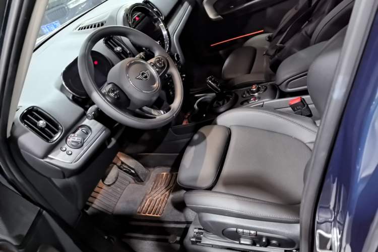Used MINI Countryman 2021 1.5T COOPER ALL4 Laguna Blue Limited Edition Left Front Seat