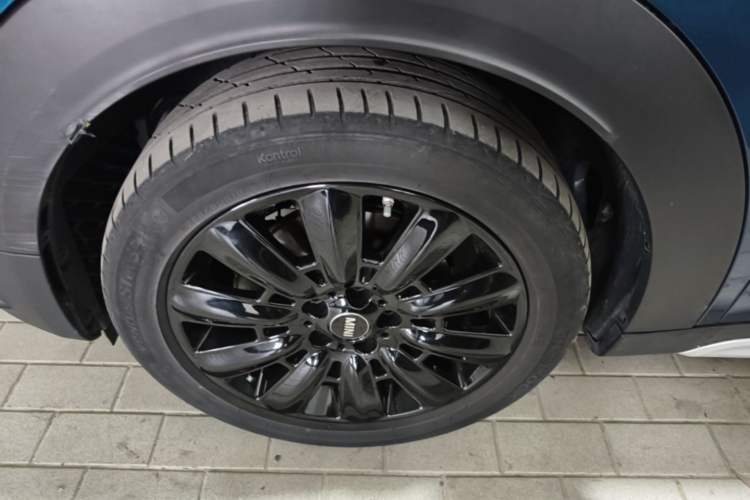 Used MINI Countryman 2021 1.5T COOPER ALL4 Laguna Blue Limited Edition Left Front Wheel Hub