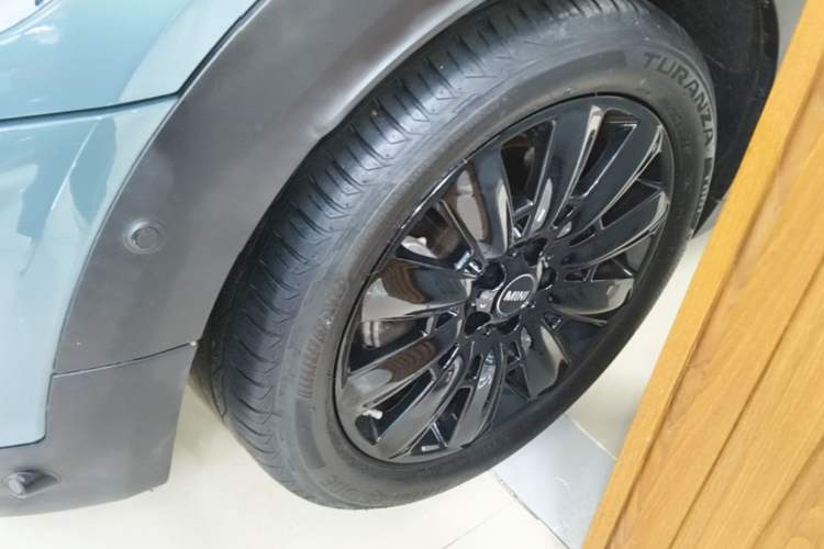 Used MINI Countryman 2021 1.5T COOPER ALL4 Connoisseur Left Front Wheel Hub