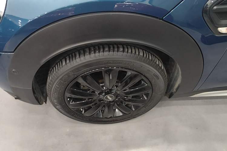 Used MINI Countryman 2021 1.5T COOPER ALL4 Laguna Blue Limited Edition Left Front Wheel Hub