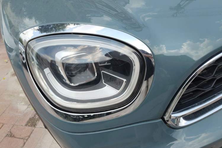 Used MINI Countryman 2021 2.0T COOPER S ALL4 Right Front Headlight