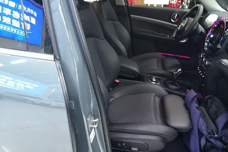 Used MINI Countryman 2021 1.5T COOPER ALL4 Connoisseur Right Front Seat