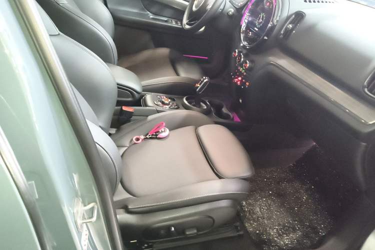 Used MINI Countryman 2021 1.5T COOPER ALL4 Connoisseur Right Front Seat