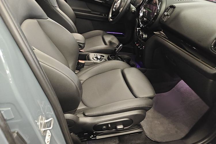 Used MINI Countryman 2021 1.5T COOPER ALL4 Connoisseur Right Front Seat