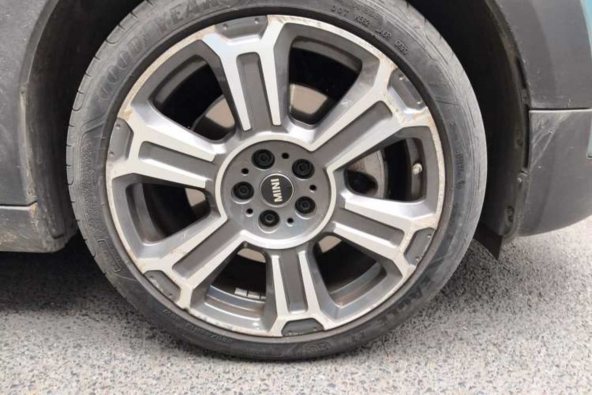 Used MINI Countryman 2021 2.0T COOPER S ALL4 Right Front Wheel Hub
