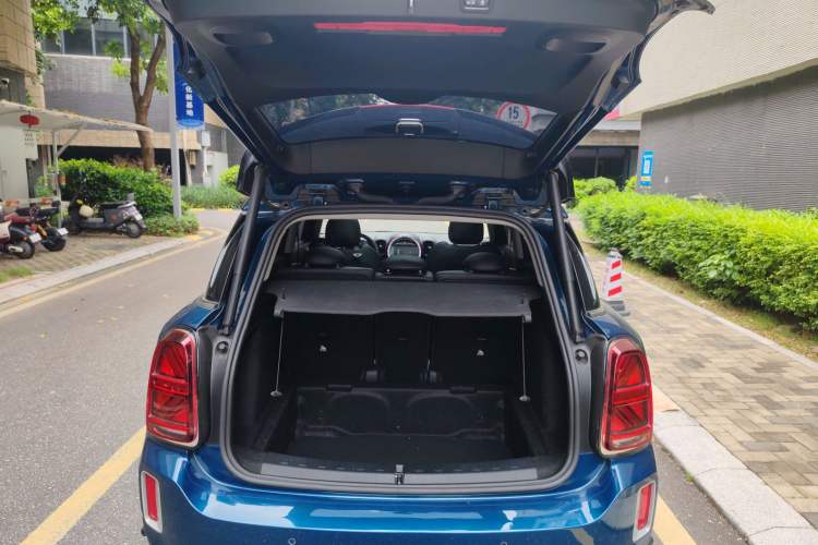Used MINI Countryman 2021 1.5T COOPER ALL4 Laguna Blue Limited Edition Trunk