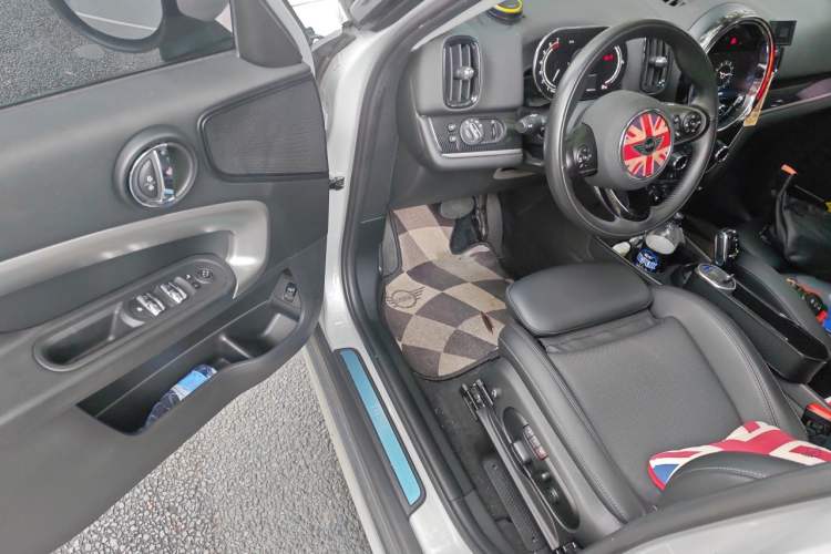 Used MINI Countryman 2021 1.5T COOPER ALL4 Connoisseur Driver Seat