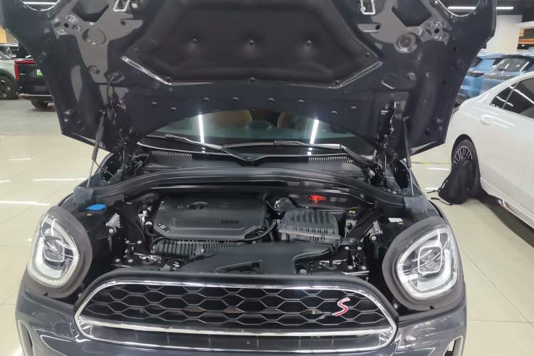 Used MINI Countryman 2021 2.0T COOPER S ALL4 Engine Bay