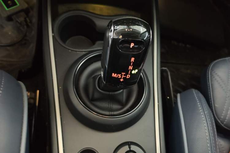 Used MINI Countryman 2021 1.5T COOPER ALL4 Connoisseur Gear Lever