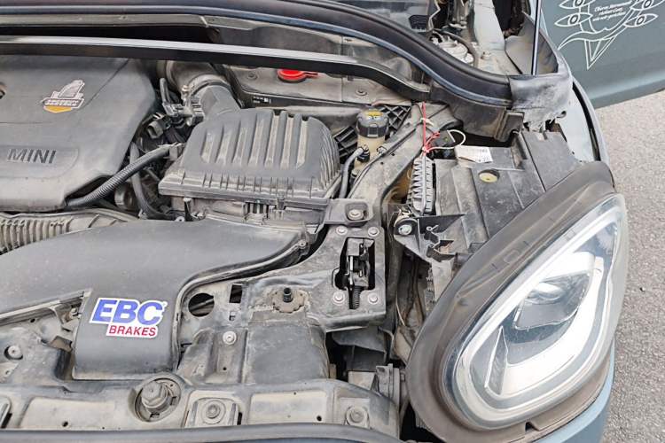 Used MINI Countryman 2021 2.0T COOPER S Engine Bay Left