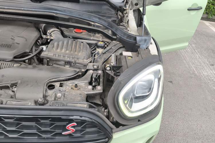 Used MINI Countryman 2021 2.0T COOPER S Engine Bay Left