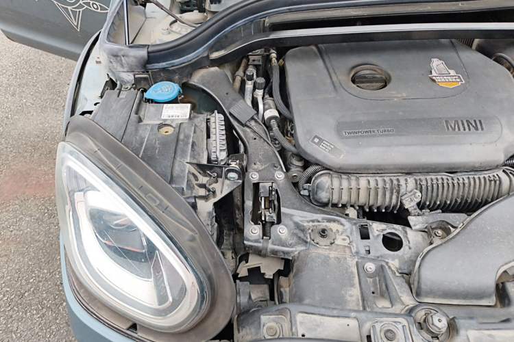 Used MINI Countryman 2021 2.0T COOPER S Engine Bay Right