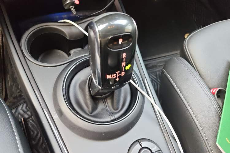 Used MINI Countryman 2021 1.5T COOPER Connoisseur Gear Lever