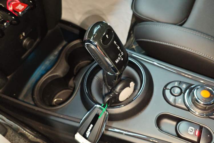 Used MINI Countryman 2021 1.5T COOPER Connoisseur Gear Lever