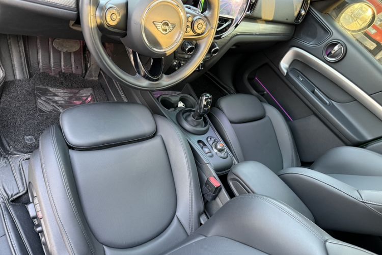 Used MINI Countryman 2021 1.5T COOPER Connoisseur Interior 2