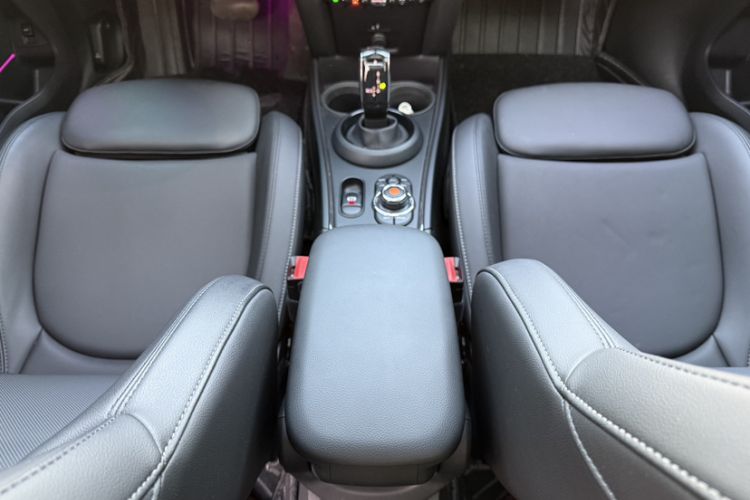 Used MINI Countryman 2021 1.5T COOPER Connoisseur Interior 7