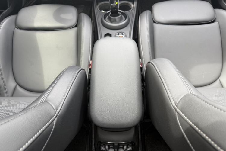 Used MINI Countryman 2021 1.5T COOPER Connoisseur Interior 9