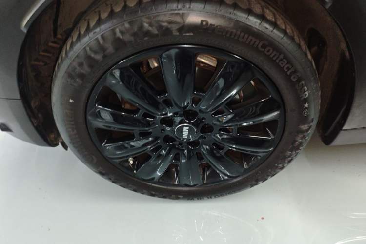 Used MINI Countryman 2021 1.5T COOPER Connoisseur Left Front Wheel Hub