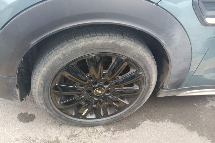Used MINI Countryman 2021 1.5T COOPER Connoisseur Left Front Wheel Hub