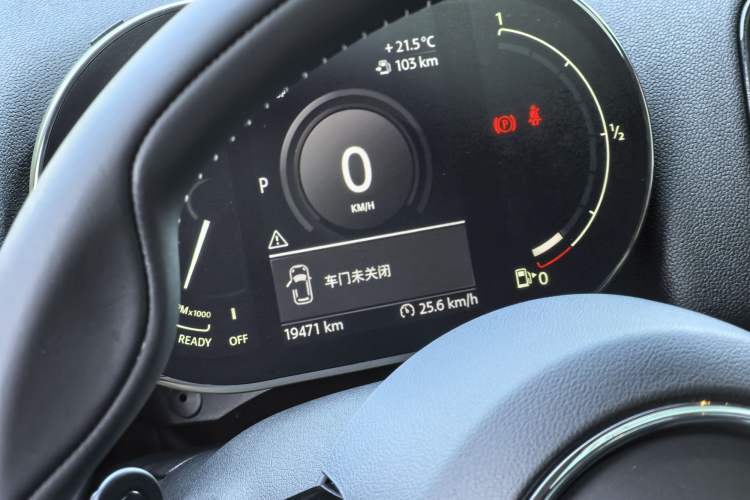 Used MINI Countryman 2021 2.0T COOPER S ALL4 Odometer Close Up