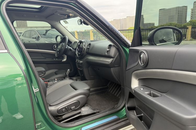 Used MINI Countryman 2021 1.5T COOPER Connoisseur Right Front Seat
