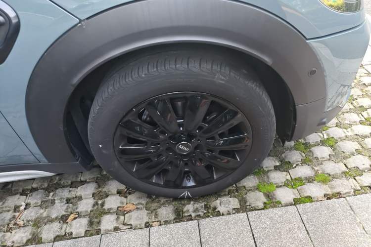 Used MINI Countryman 2021 1.5T COOPER Connoisseur Right Front Wheel Hub