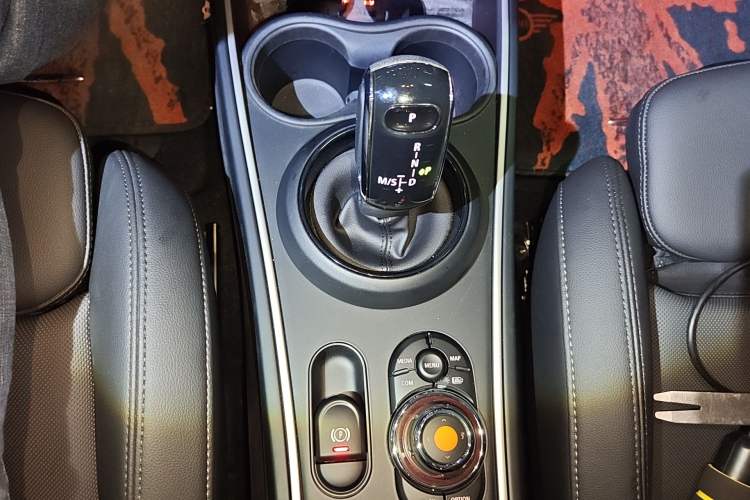 Used MINI Countryman 2021 1.5T COOPER ALL4 Connoisseur Gear Lever