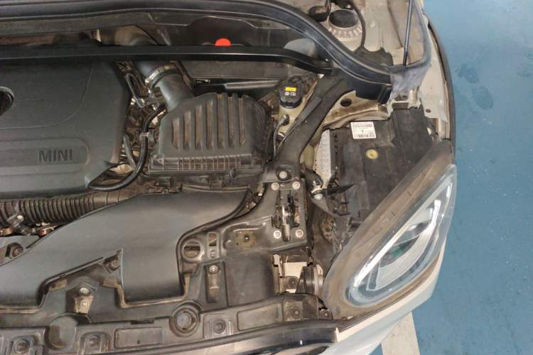 Used MINI Countryman 2021 2.0T COOPER S ALL4 Engine Bay Left