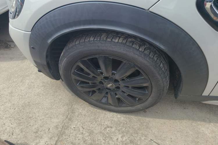 Used MINI Countryman 2021 2.0T COOPER S Left Front Wheel Hub