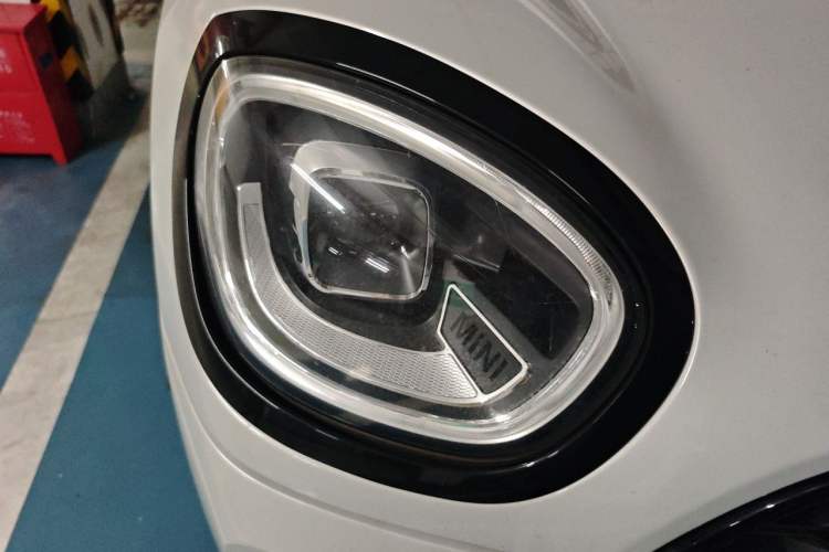 Used MINI Countryman 2021 2.0T COOPER S ALL4 Right Front Headlight