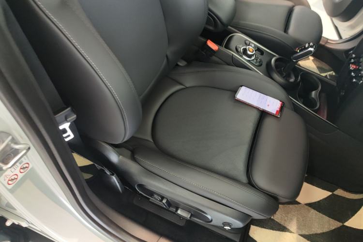Used MINI Countryman 2021 1.5T COOPER ALL4 Connoisseur Right Front Seat