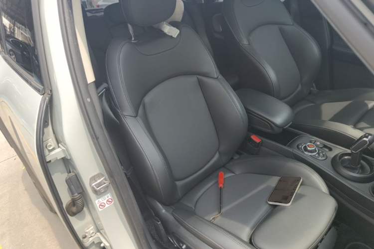 Used MINI Countryman 2021 2.0T COOPER S Right Front Seat