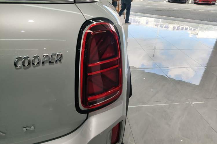 Used MINI Countryman 2021 1.5T COOPER ALL4 Connoisseur Right Rear Taillight