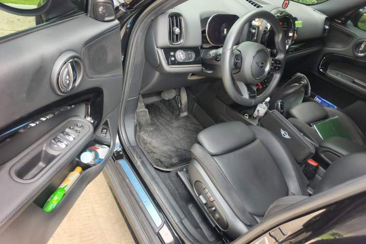 Used MINI Countryman 2022 2.0T COOPER S ALL4 Black Badge Special Edition Driver Seat