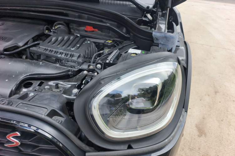 Used MINI Countryman 2022 2.0T COOPER S ALL4 Black Badge Special Edition Engine Bay Left