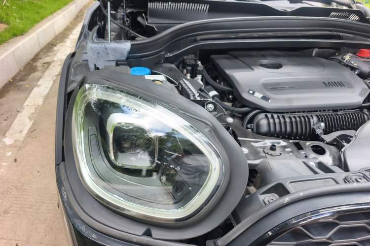 Used MINI Countryman 2022 2.0T COOPER S ALL4 Black Badge Special Edition Engine Bay Right