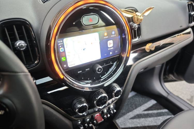 Used MINI Countryman 2022 2.0T COOPER S ALL4 Black Badge Special Edition Interior 2
