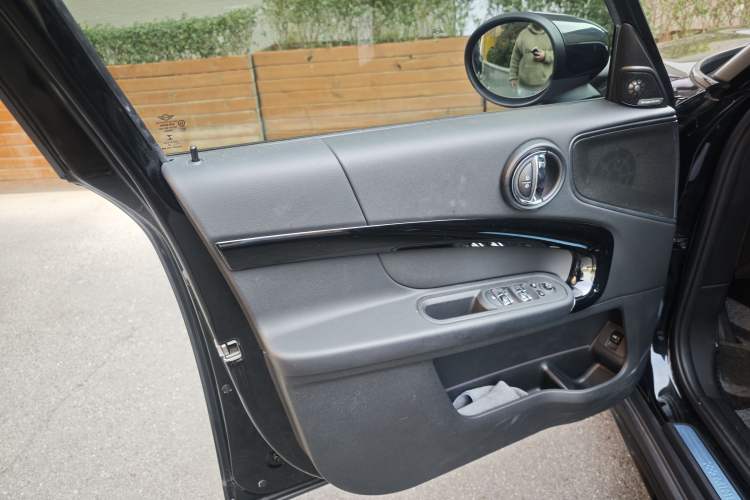 Used MINI Countryman 2022 2.0T COOPER S ALL4 Black Badge Special Edition Interior 8