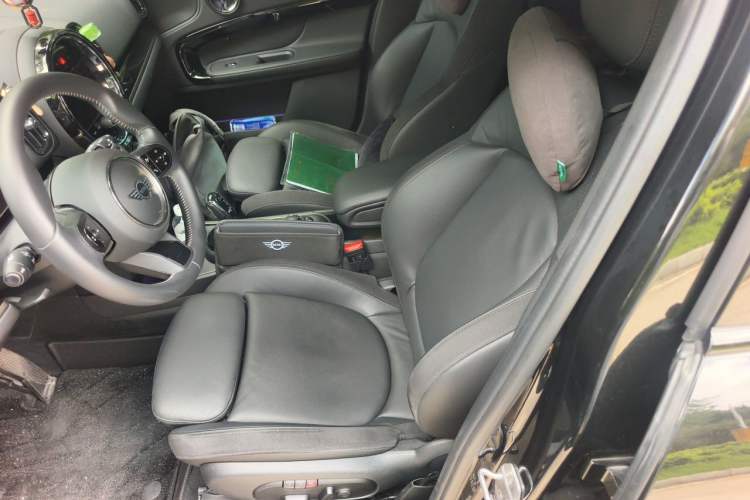 Used MINI Countryman 2022 2.0T COOPER S ALL4 Black Badge Special Edition Left Front Seat