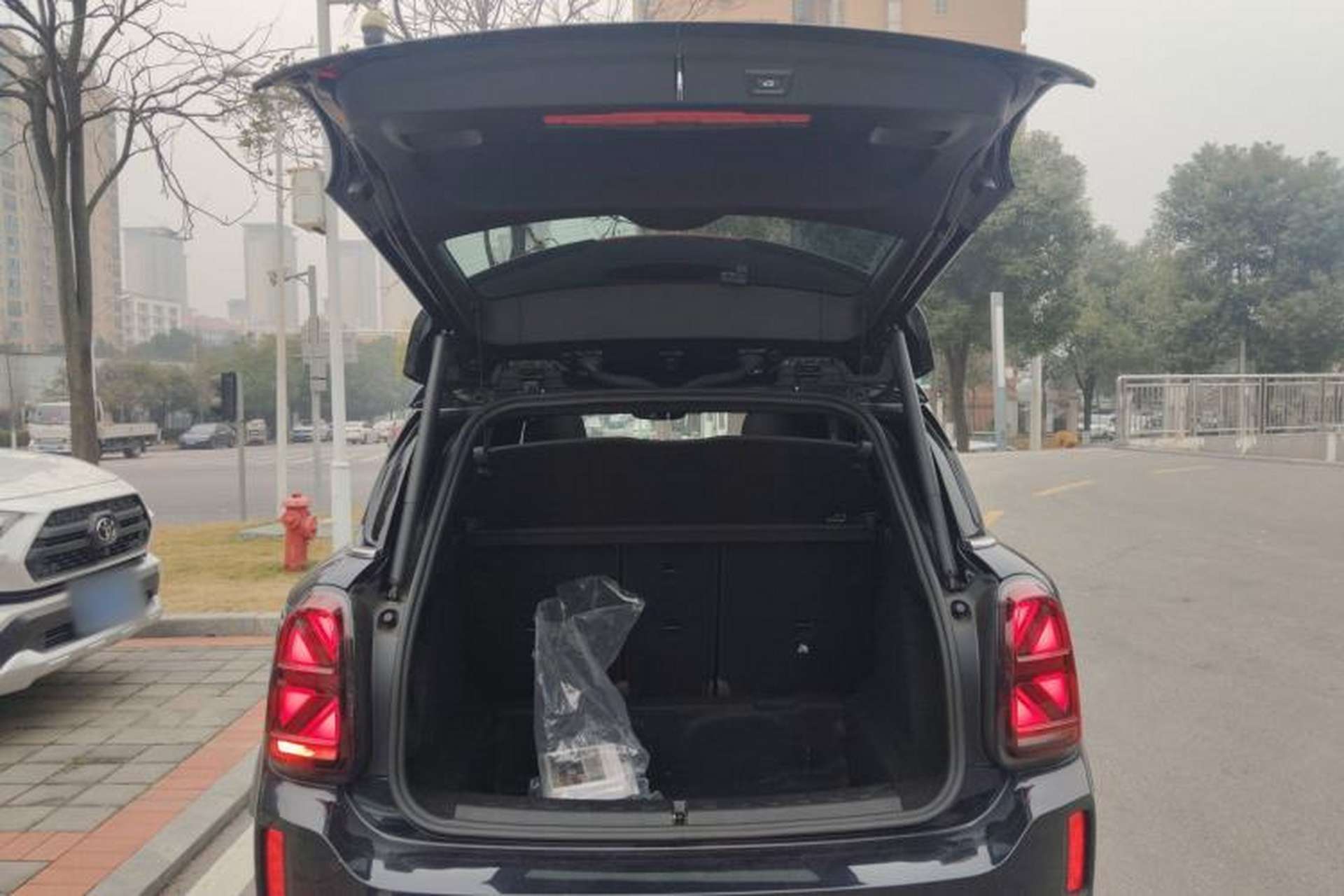 Used MINI Countryman 2022 Revised Version 1.5T COOPER ALL4 Connoisseur Trunk