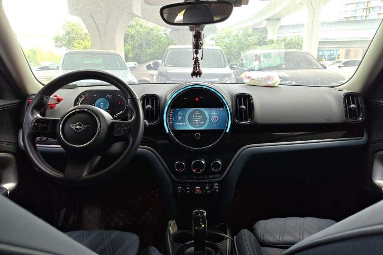 Used MINI Countryman 2022 Revised Version 1.5T COOPER ALL4 Connoisseur Center Console