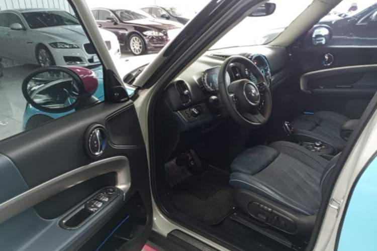 Used MINI Countryman 2022 2.0T COOPER S Driver Seat