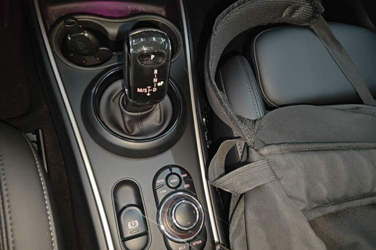 Used MINI Countryman 2022 1.5T COOPER Connoisseur Gear Lever