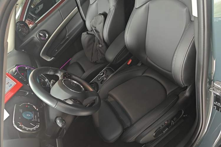 Used MINI Countryman 2022 1.5T COOPER Connoisseur Left Front Seat
