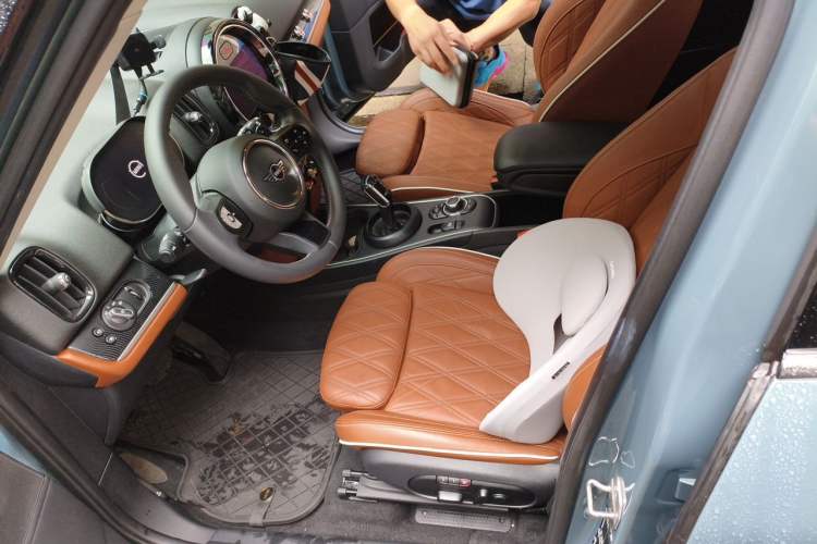 Used MINI Countryman 2022 2.0T COOPER S ALL4 Left Front Seat